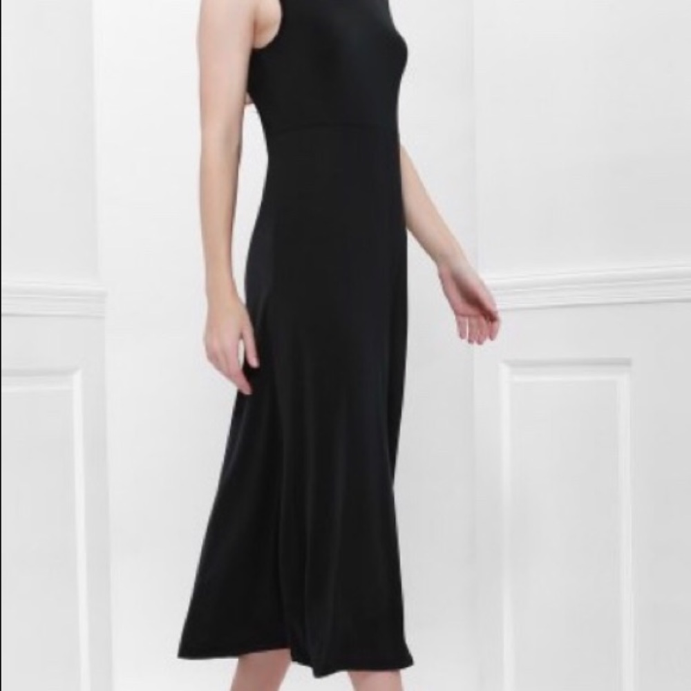 Black Scoop Neck Backless Sleeveless Holiday Dress